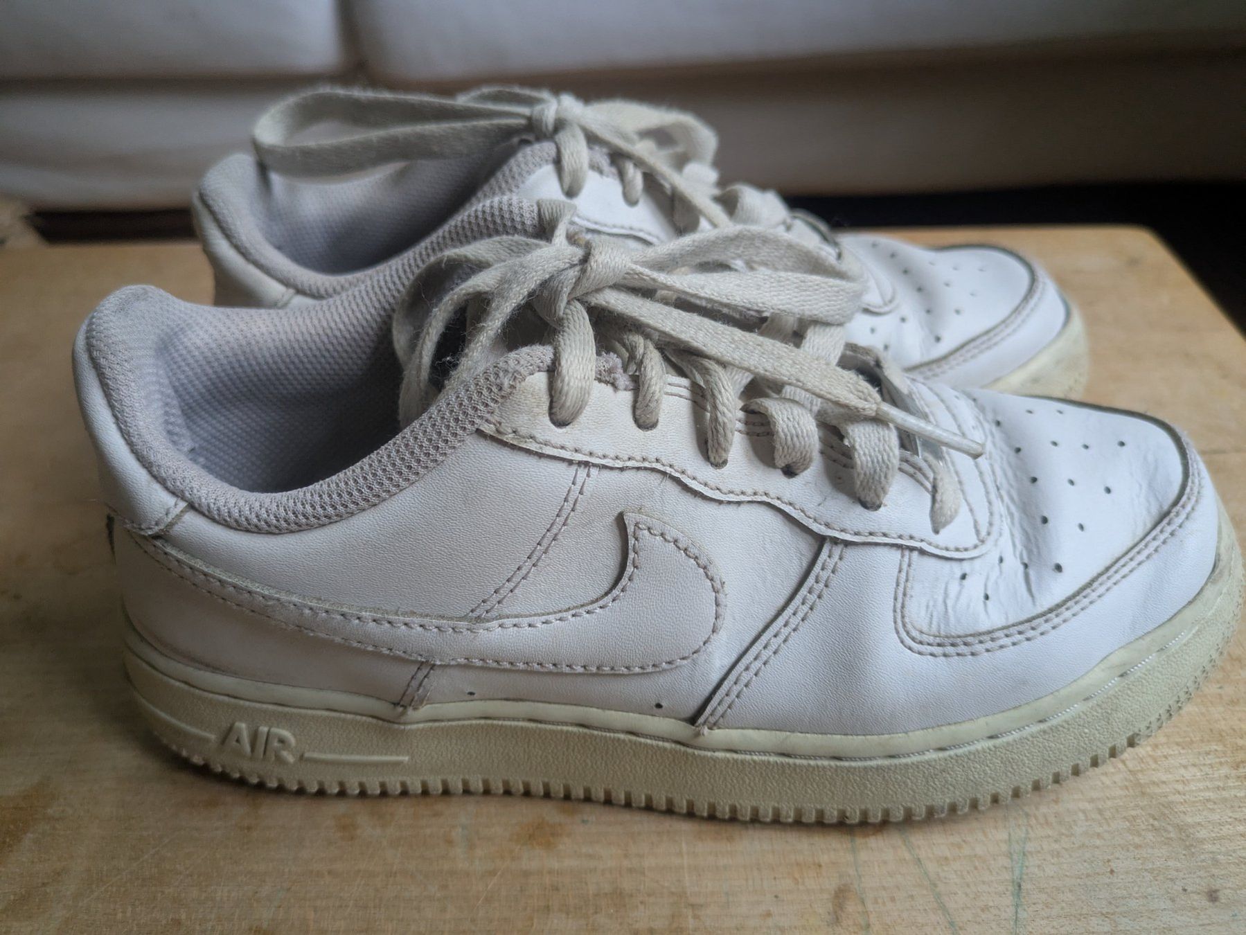 Nike Scarpe da uomo: Weisse Nike Air, Grösse 36 – Usato da Dornach venduto da mkh_8yst