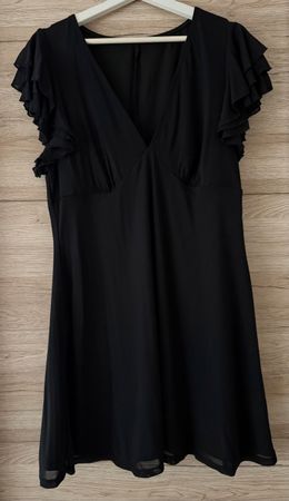 Schickes, kurzes, schwarzes Sommerkleid mit Volants, Gr. XL