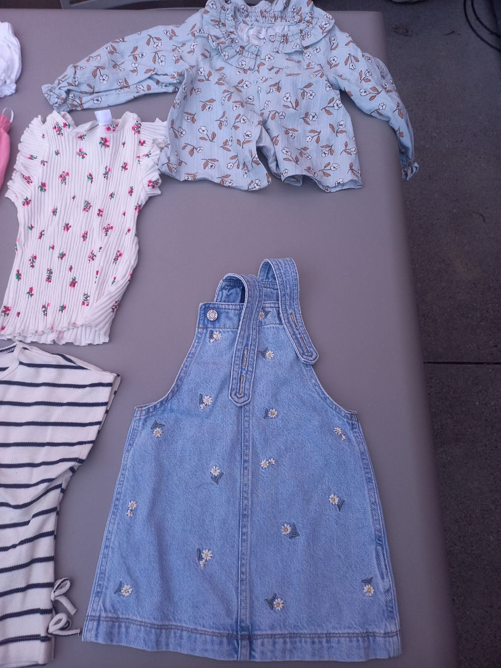 Zara Lotti & Set di vestiti: Diverse Kinderkleider Mädchen 1.5-2.5 Jahre – Usato da Kilchberg ZH venduto da Fast-Forward 5