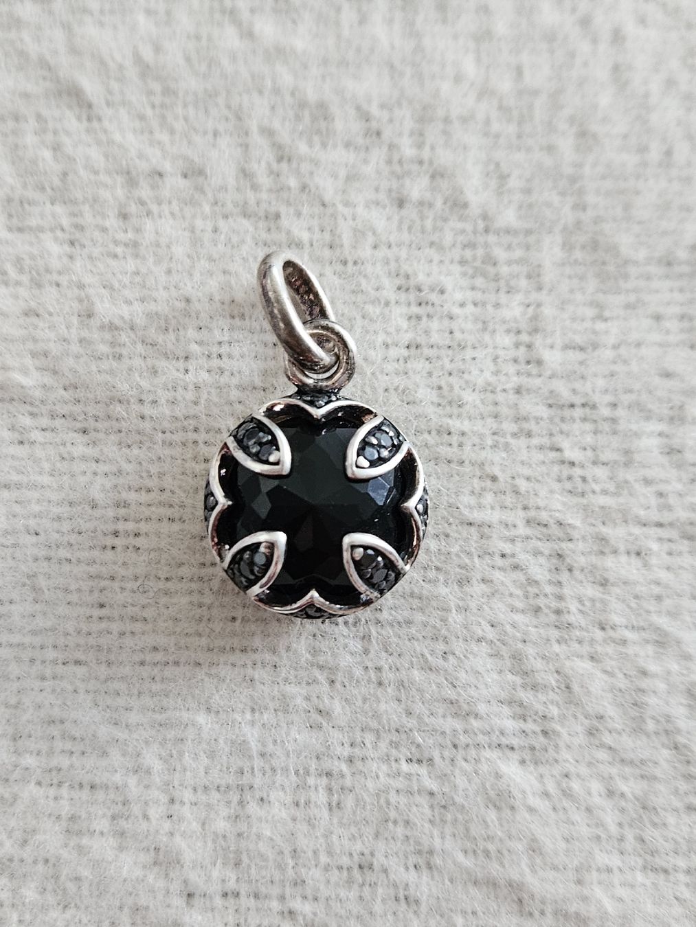 Thomas Sabo Anhänger: Thomas Sabo Anhänger Silber 925 schwarzer Stein – Gebraucht aus Bern von Sabulise