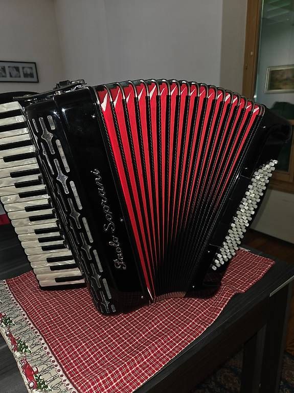 Instruments de musique: Fisarmonica PaoloSoprani – D'occasion à lodrino par zug_tfc6