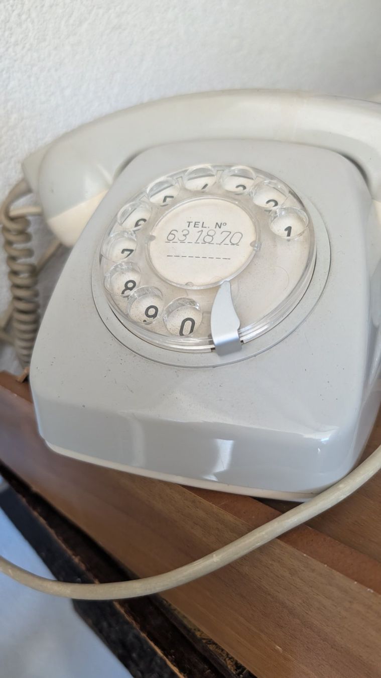 Telefoni: 2 Vintage Telefone, funktionierend – Usato da Ascona venduto da ArtRomantica 1