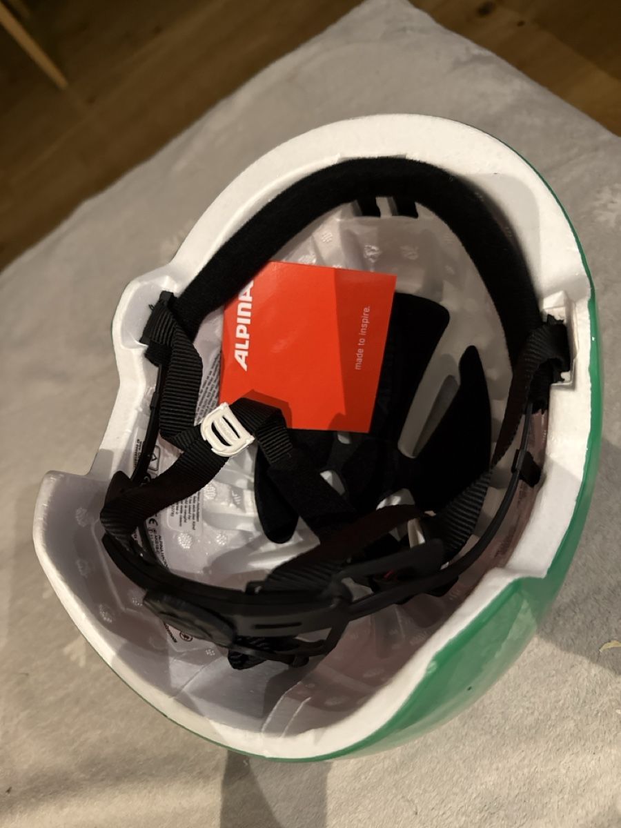 Alpina Caschi: Alpina Hackney Junior51- 56cm, Neu! – Nuovo e nell'imballaggio originale da Therwil venduto da Schneefra1 2