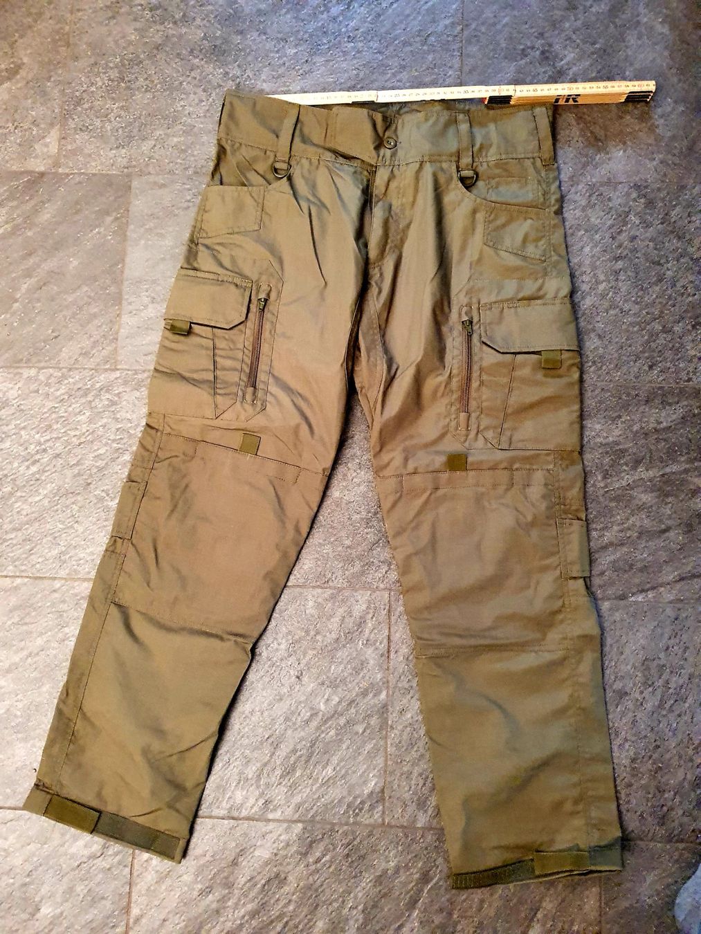 Hosen: Cargohose Grösse S Neuware Tactical, Bushcraft Abenteuer – Neu und originalverpackt aus Oberglatt ZH von watchkurt