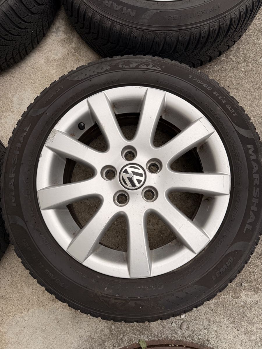 Volkswagen Pneumatici & Ruote complete: VW Winterkompletträder  – Usato da Täuffelen venduto da jul_8y7z 2