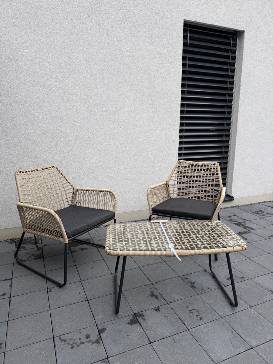 Set di tavolo e panche: Table et chaise lounge de jardin – Nuovo e nell'imballaggio originale da Moutier venduto da Ma2740