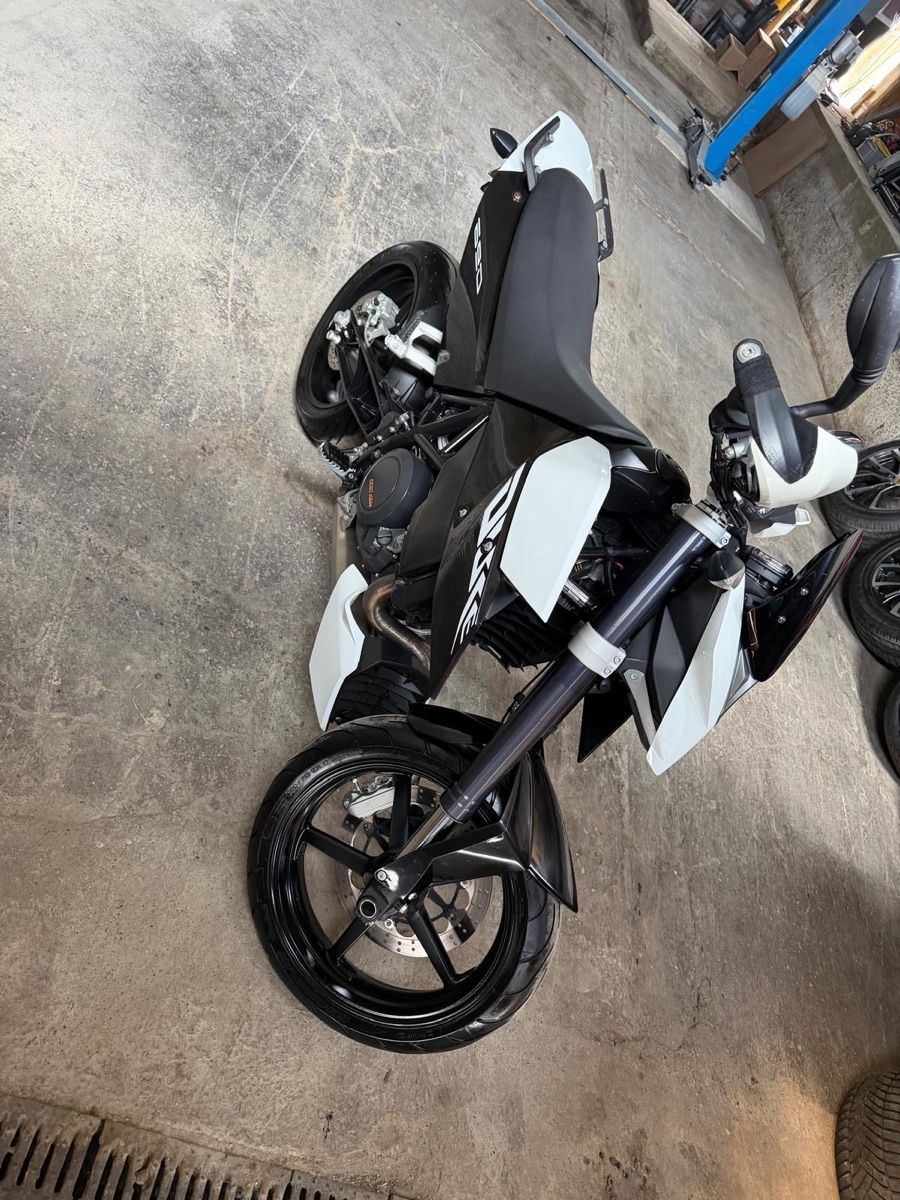 KTM Strada: Ktm moto  – Usato da Rueyres-les-Prés venduto da osm_6ncr 3