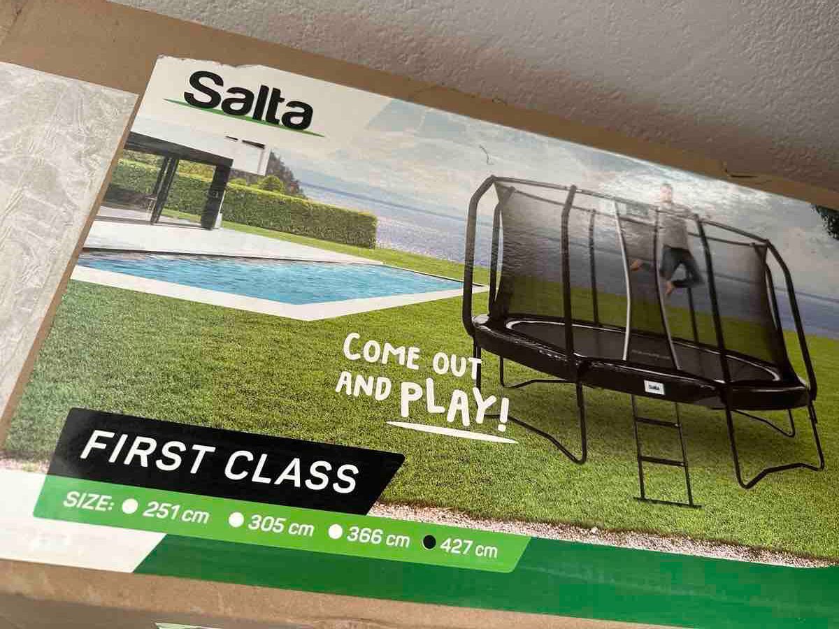 Salta Trampolini: NEU Trampolin Salta First Class schwarz 423 – Nuovo (secondo la descrizione) da Küssnacht am Rigi venduto da Herlinde
