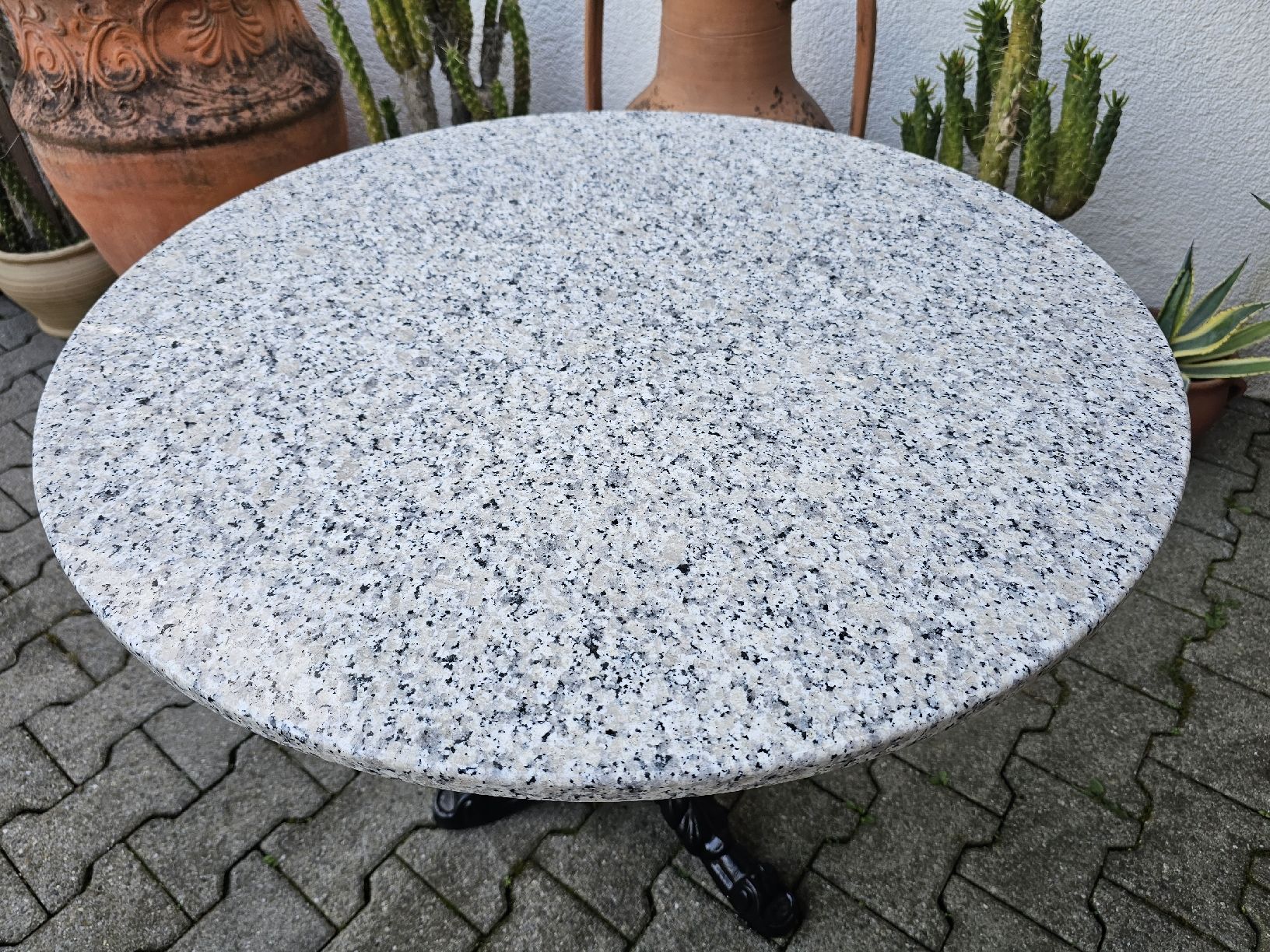 Tavoli: Bistrotisch Granittisch – Usato da Villnachern venduto da hasta08 3