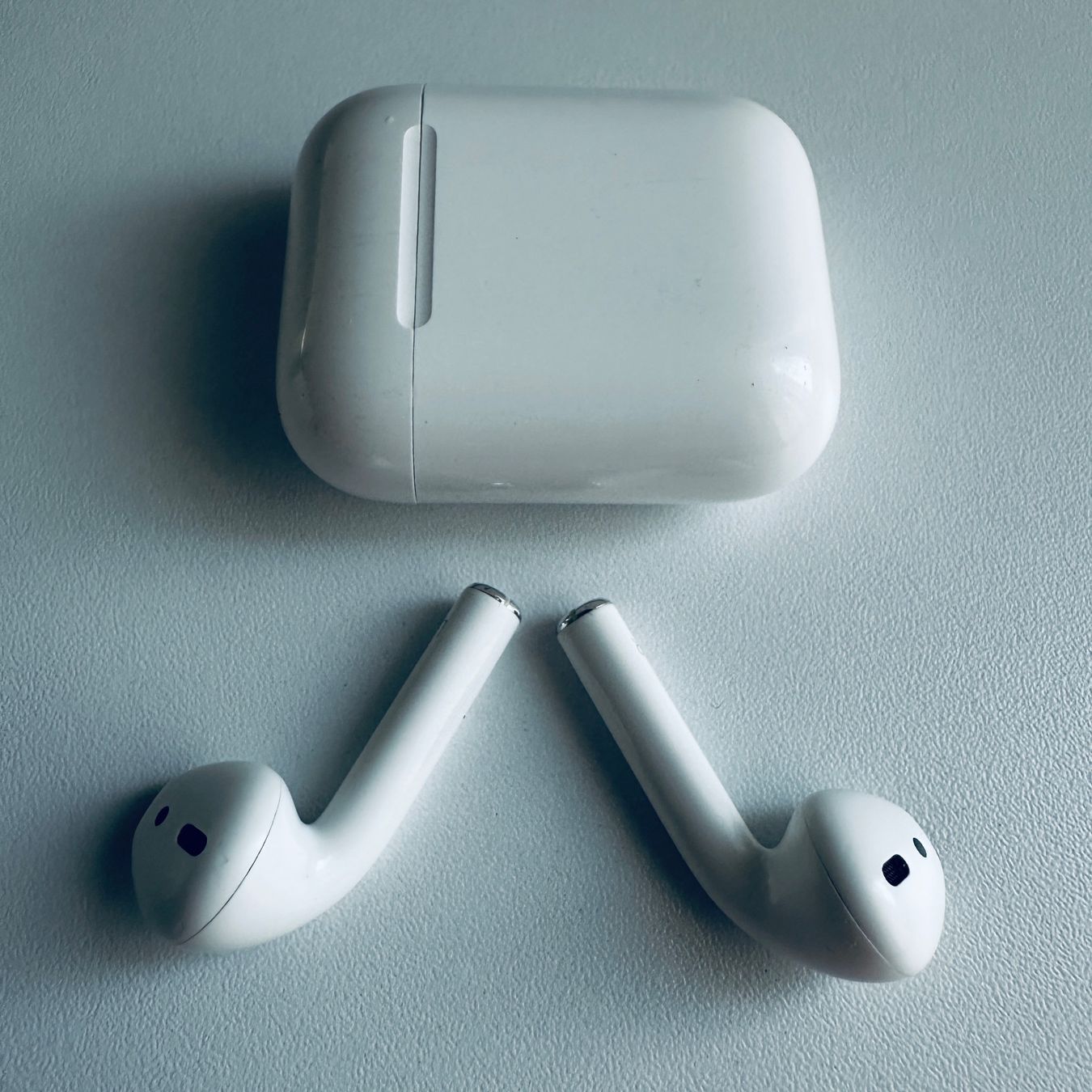 Apple Cuffie: Original Apple AirPods 2 Kopfhörer Wireless Lightning Kabel – Usato da Basel venduto da MY.AIRPODS.SHOP 5