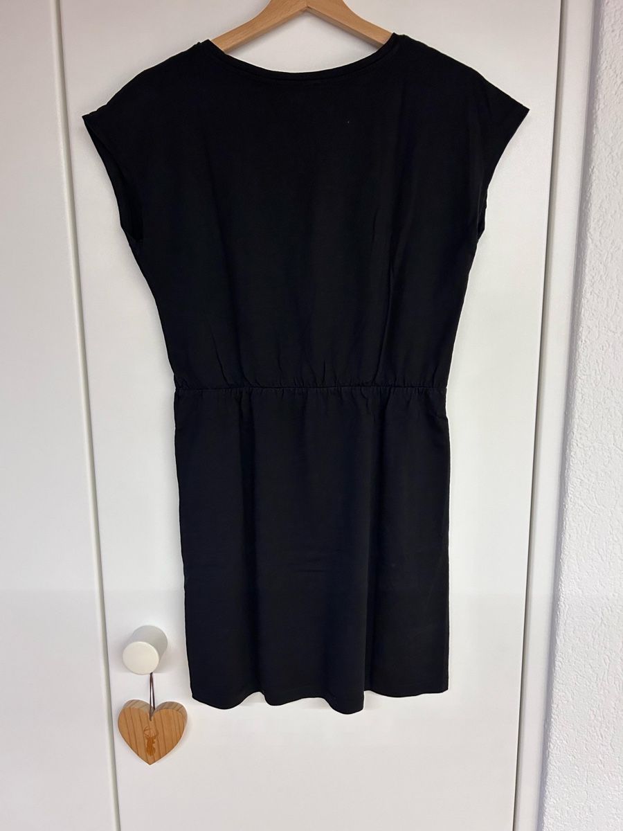 Esprit Vestiti: EDC Schwarzes Sommerkleid Gr. XS – Usato da Goldswil venduto da Juli20 1