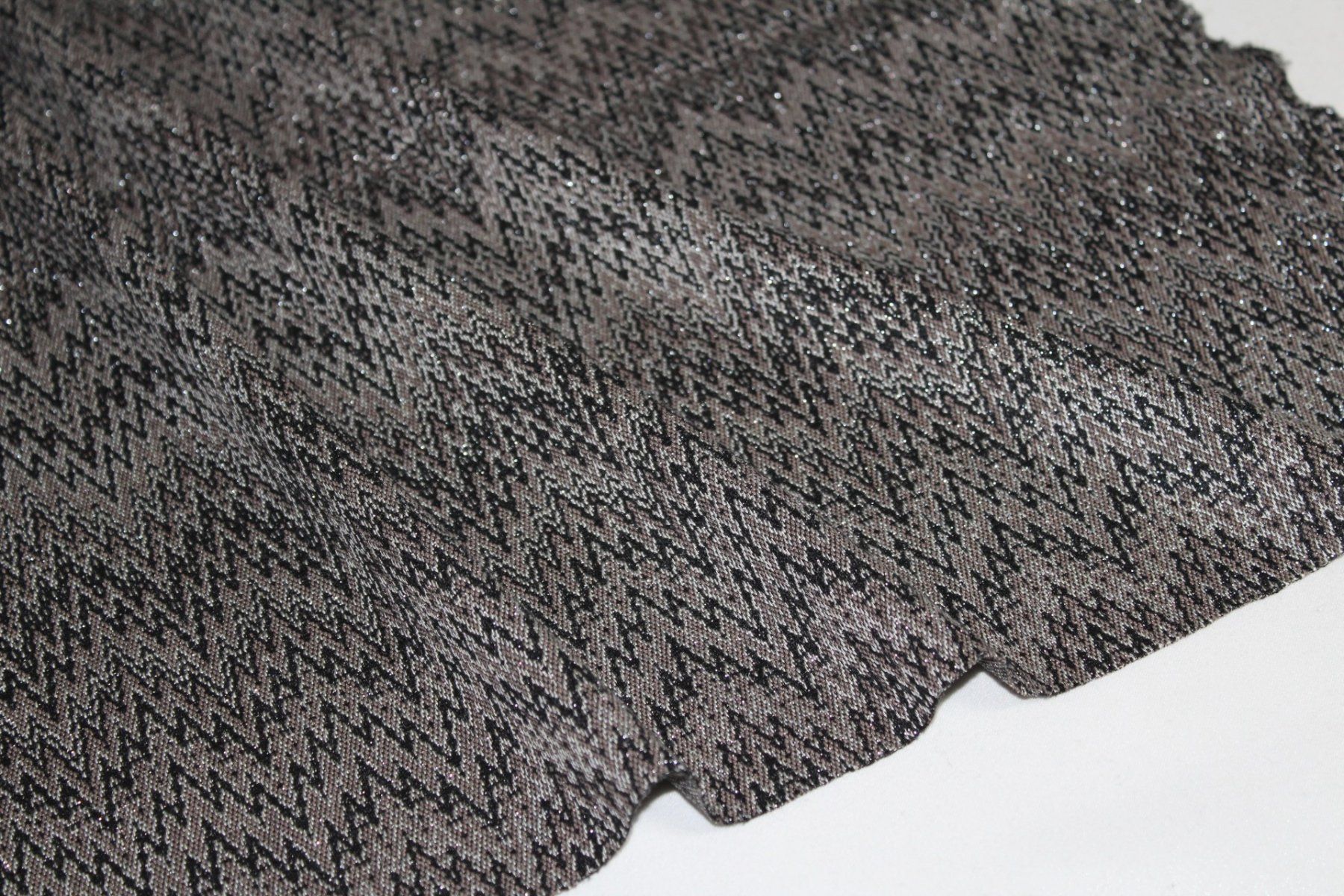 Tessuti: Stoff Jacquard Jersey glänzend – Nuovo (secondo la descrizione) da Obfelden venduto da solomon111