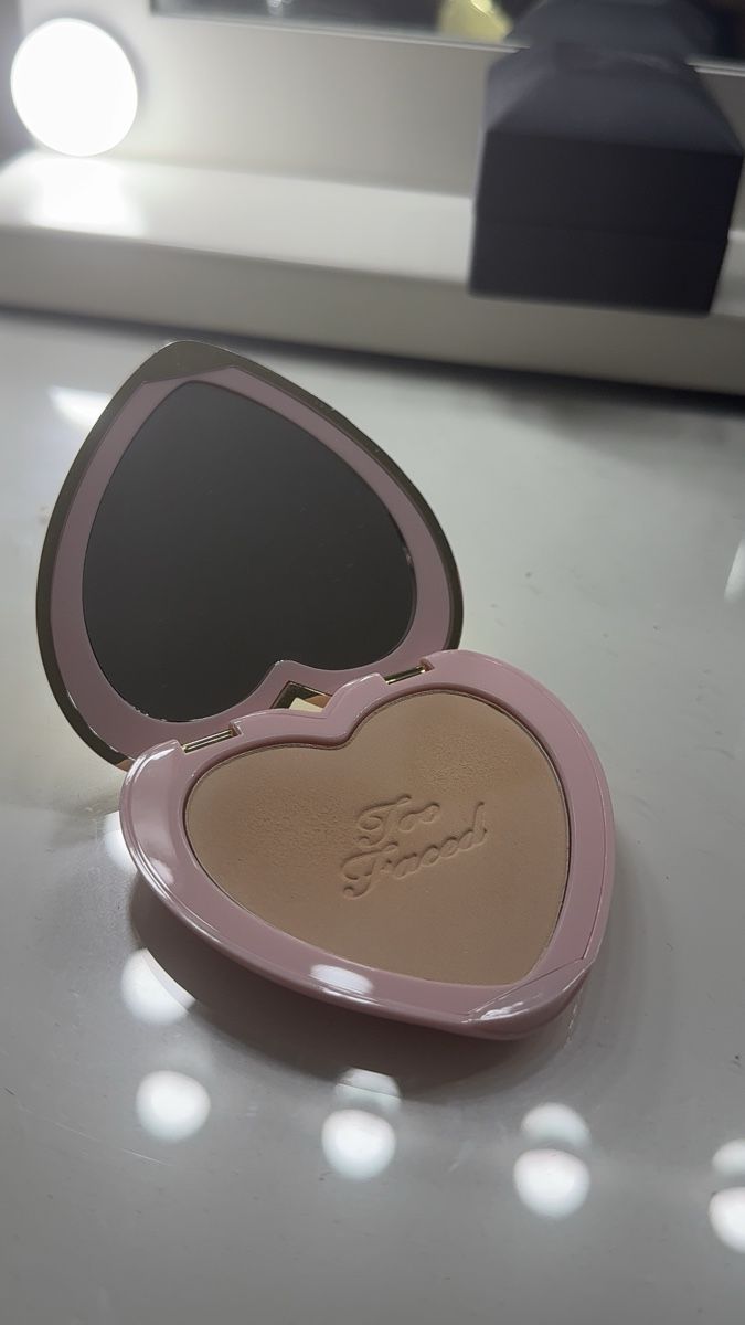 Sephora Make-up: Too Faced born this way Puder Medium – Usato da Zürich venduto da lala1234 1