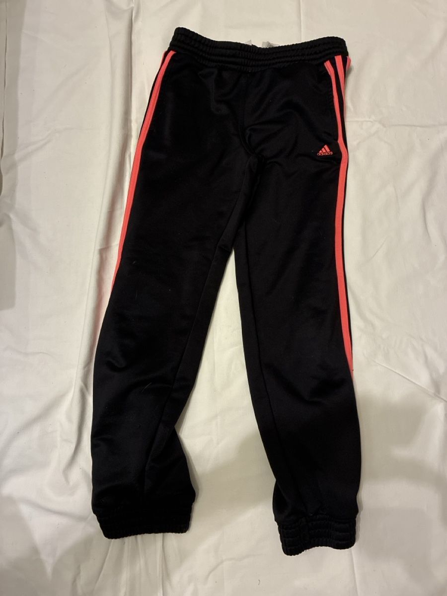 Adidas Pantaloni: Adidas Sporthose Grösse 152 – Usato da Zürich venduto da leo_mdw7
