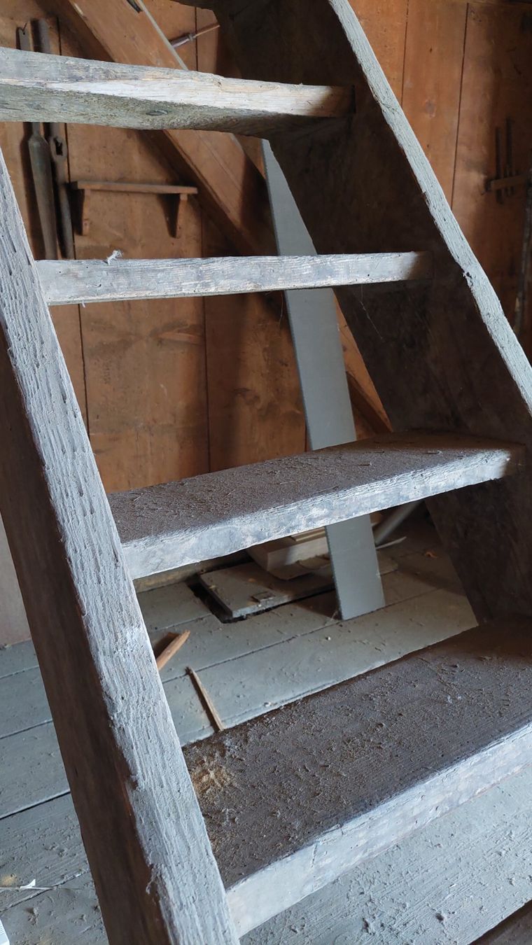 Scale: ANTIK!! HOLZTREPPE – Usato da Arnegg venduto da thurboMax 2