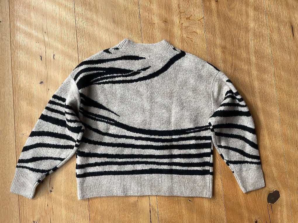 Maglioni & Felpe: JDY Neu Strickpullover im Zebra-Look, Grösse XS – Usato da Flims Dorf venduto da HB450 2