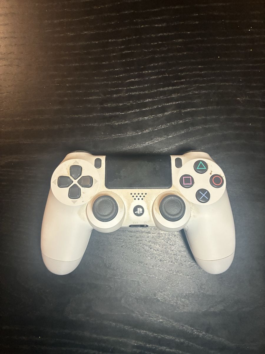 Sony Konsolen: PlayStation 4 - 500 GB avec Manette & Câbles – Gebraucht aus Praz (Vully) von Footzone.ch 2