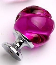 Maniglie per cassetti & Pomelli per mobili: Möbelknopf Glas pink spiralenförmig – Nuovo e nell'imballaggio originale da Schwerzenbach venduto da Alperose03 1