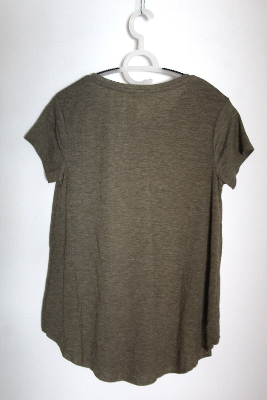 T-shirt: Khakifarbenes T-Shirt S/M – Usato da Locarno venduto da madame-tus-sauds 1