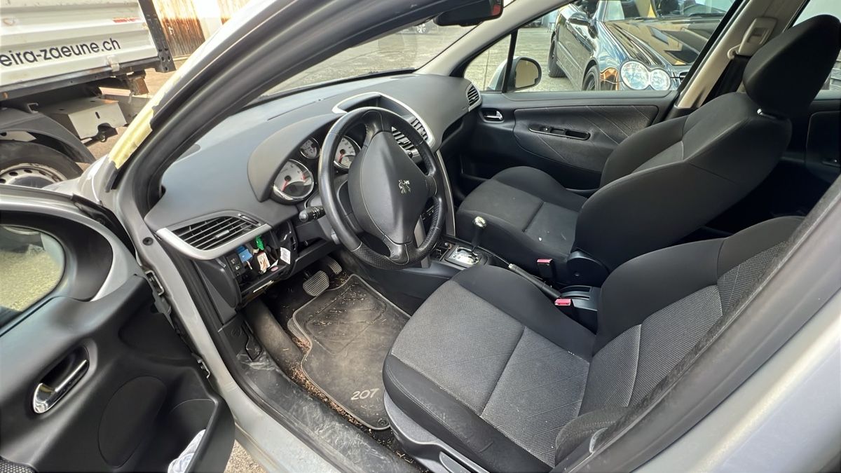 Peugeot Automobili: Peugeot 207 1.6i 16V – Difettoso da Mettmenstetten venduto da lbr_vr5d 5