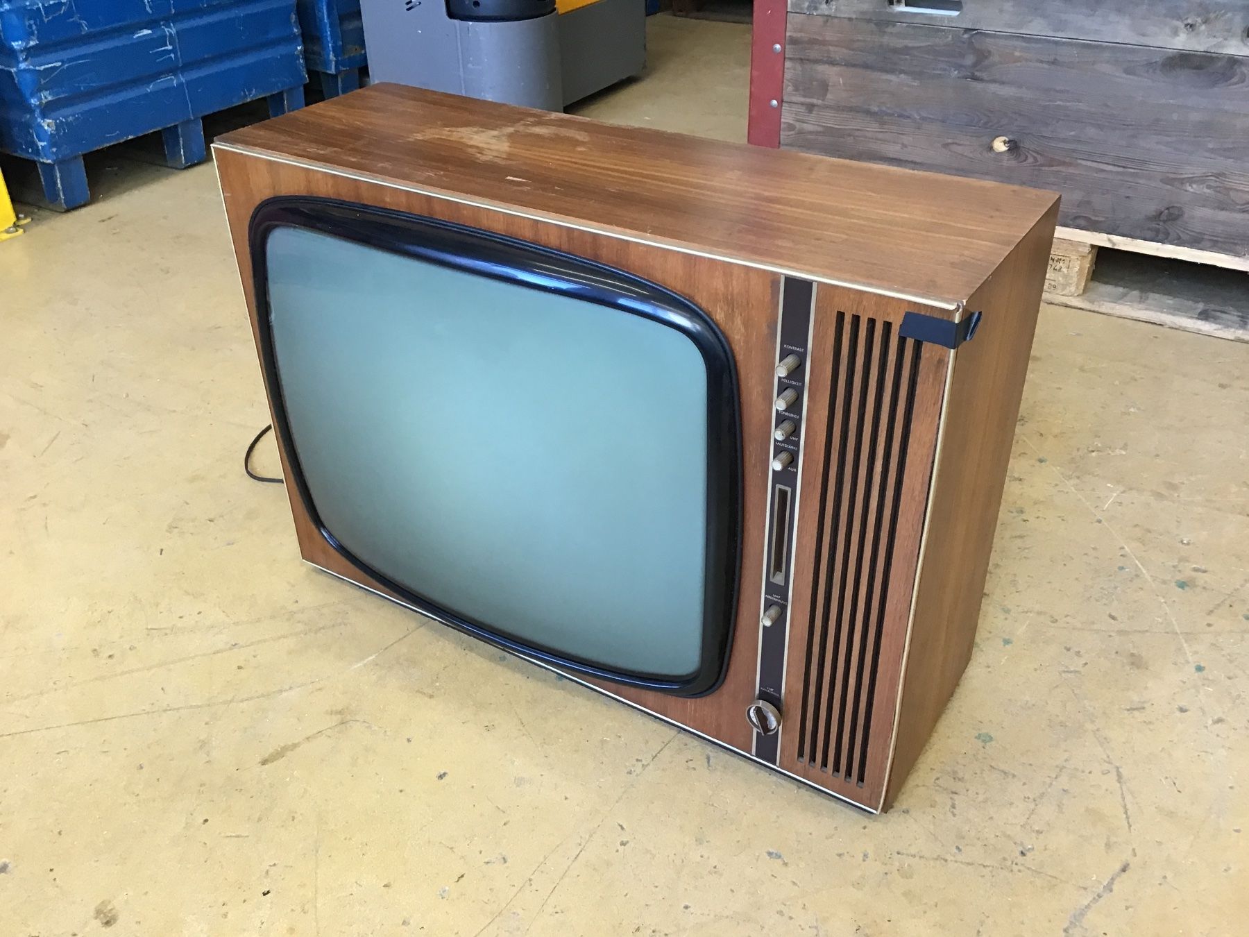 Televisori: Fernseher Holzgehäuse Retro Antik – Usato da Dübendorf venduto da sdbu-frappant 1
