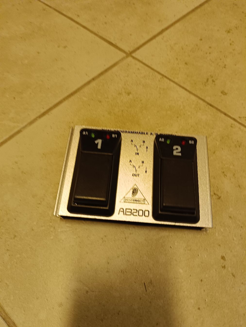 Behringer Strumenti musicali: Behringer AB200 Dual Programmable A/B Switch gebraucht – Usato da Arbon venduto da Gatto81