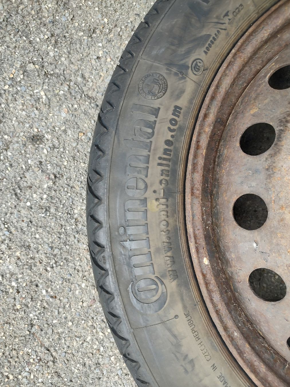 Pneumatici & Ruote complete: Auto Notrad Continental 135 / 80 R17 110P gebraucht – Usato da Chur venduto da flor123456 2