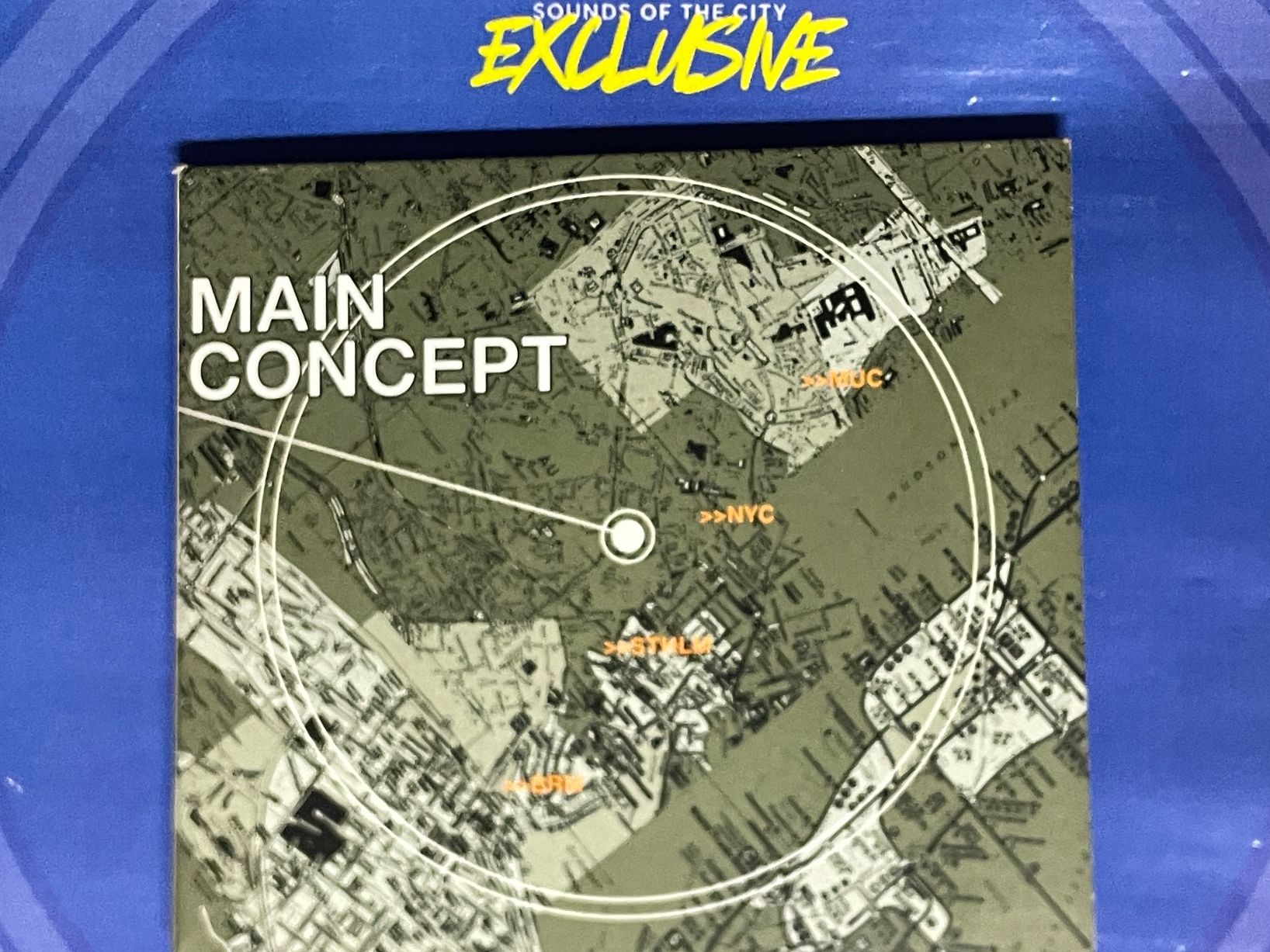 CD: Main Concept >>MUC>>NYC>>STHLM>>BRM $ – Usato da Muri b. Bern venduto da AdidasCollector