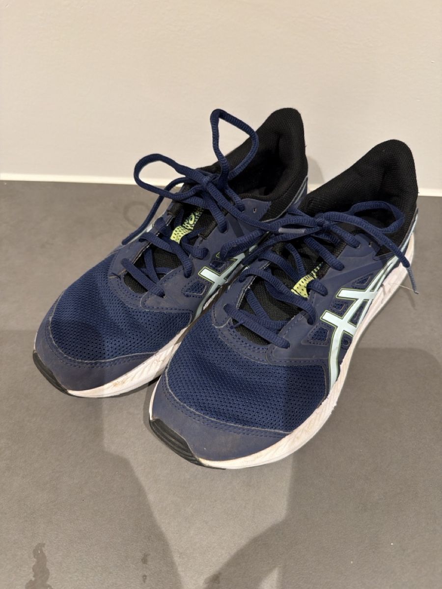 Asics Chaussures filles: asics TurnschuhGr. 37 – D'occasion à Baden par niba10 2