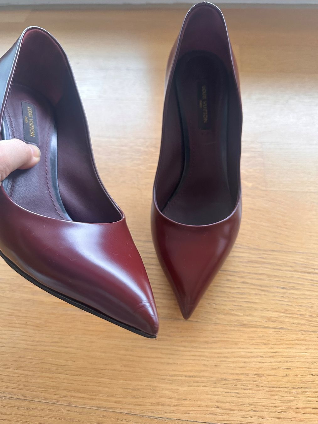 Louis Vuitton Damenschuhe: Louis Vuitton burgundy pumps 35,5-36 – Gebraucht aus Zürich von Ele_fashionista 6