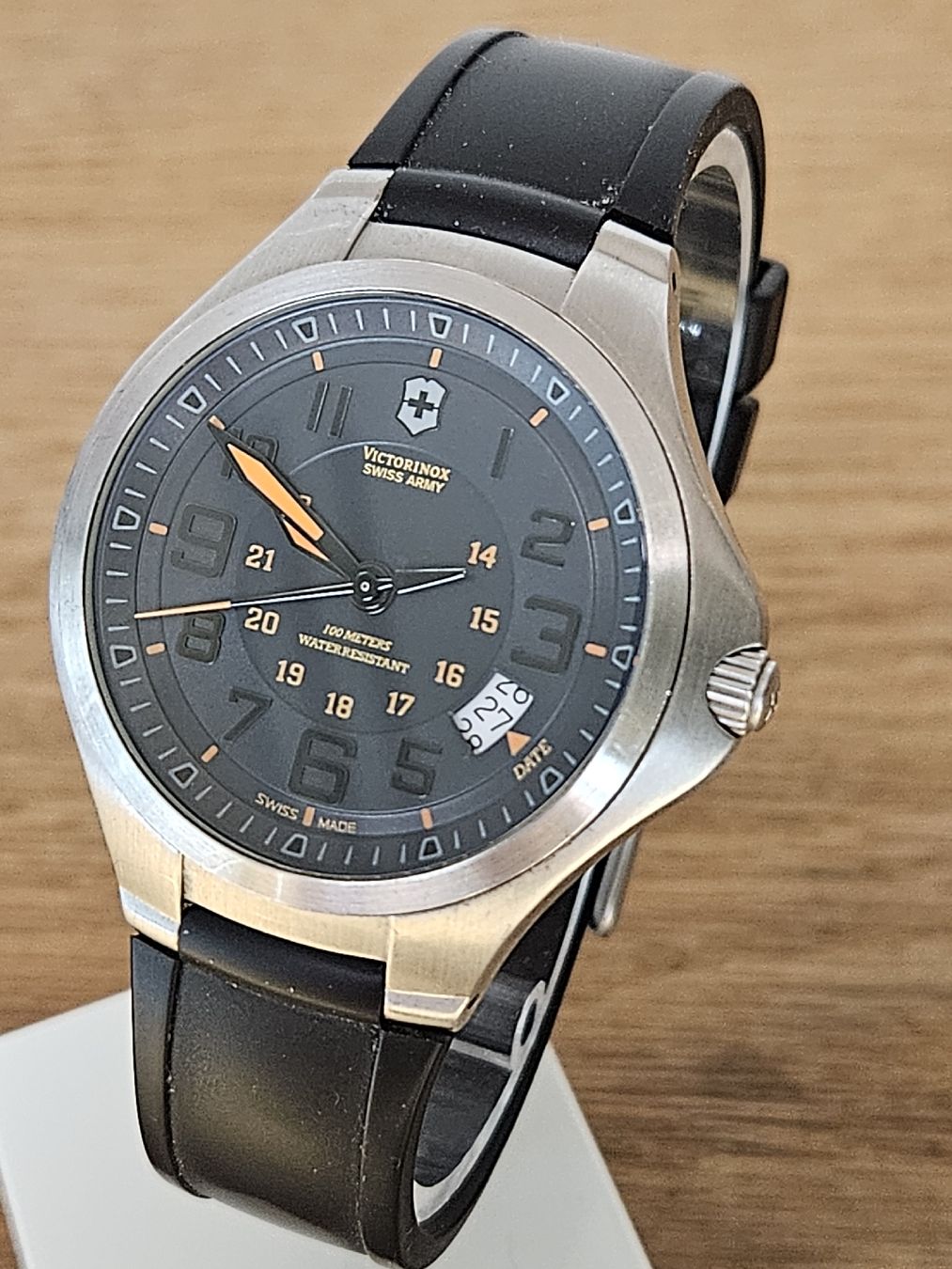 Victorinox Orologi: Victorinox Herrenuhr 40mm – Usato da Flamatt venduto da pie_f9zm