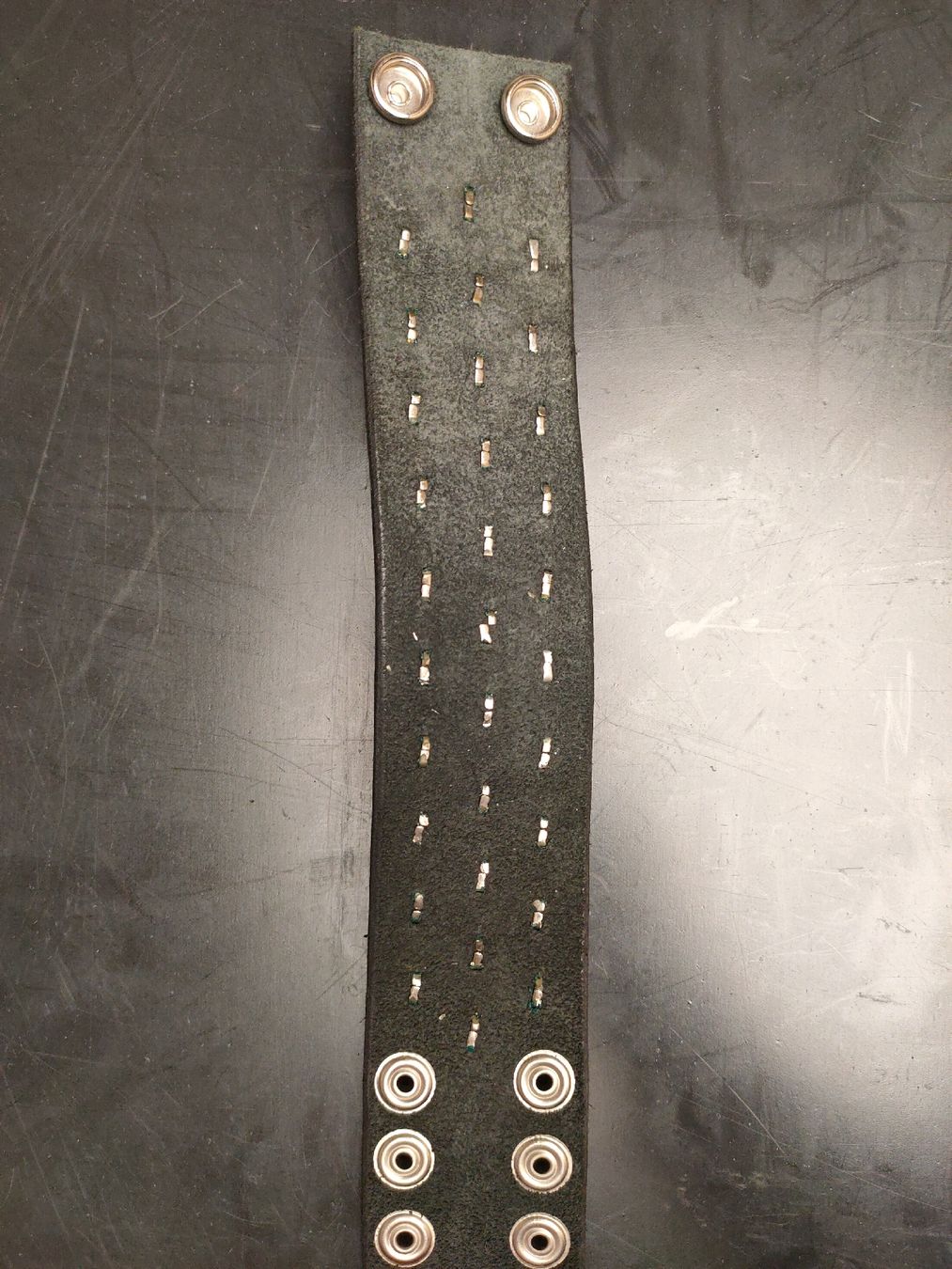 Bracciali & Braccialetti: Schwarzes Lederarmband mit Nieten – Usato da Oberwil b. Büren venduto da 3298Oberwil 1