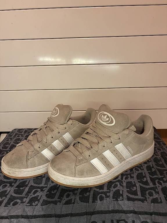Scarpe da uomo: Adidas Campus Beige – Usato da Hellikon venduto da ind_m7n8 1