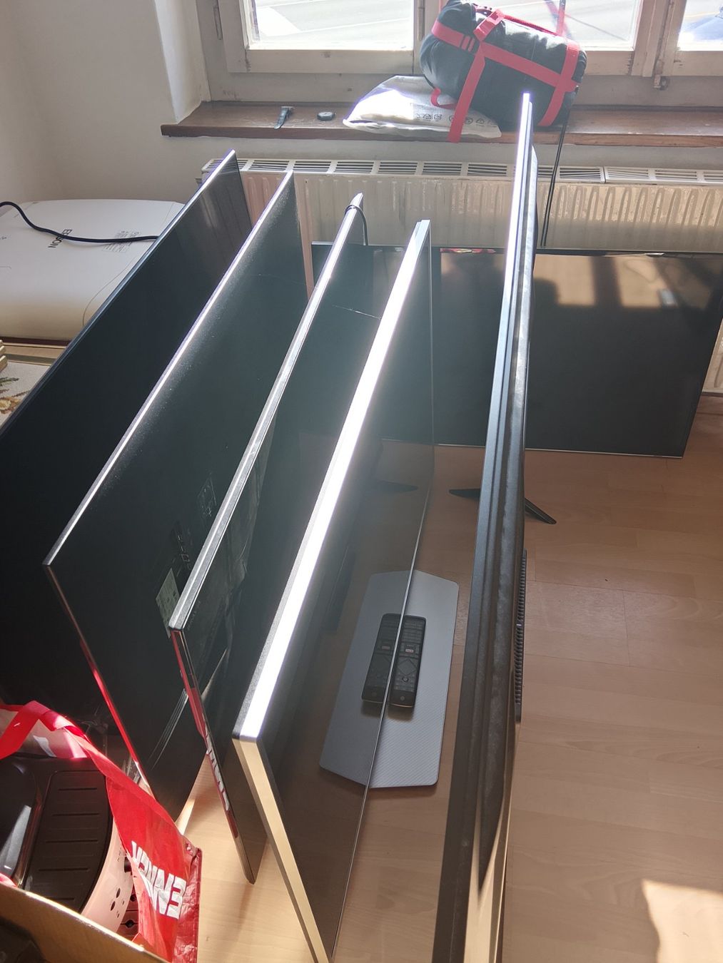 Fernseher: Fernseher (6x) – Defekt aus Luzern von val_9ngc 2