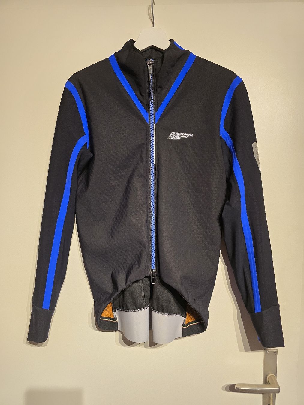 Vestes: Q36.5 Vampire Shell Jacket, Grösse L, Schwarz  – D'occasion à Degersheim par Honolulu013