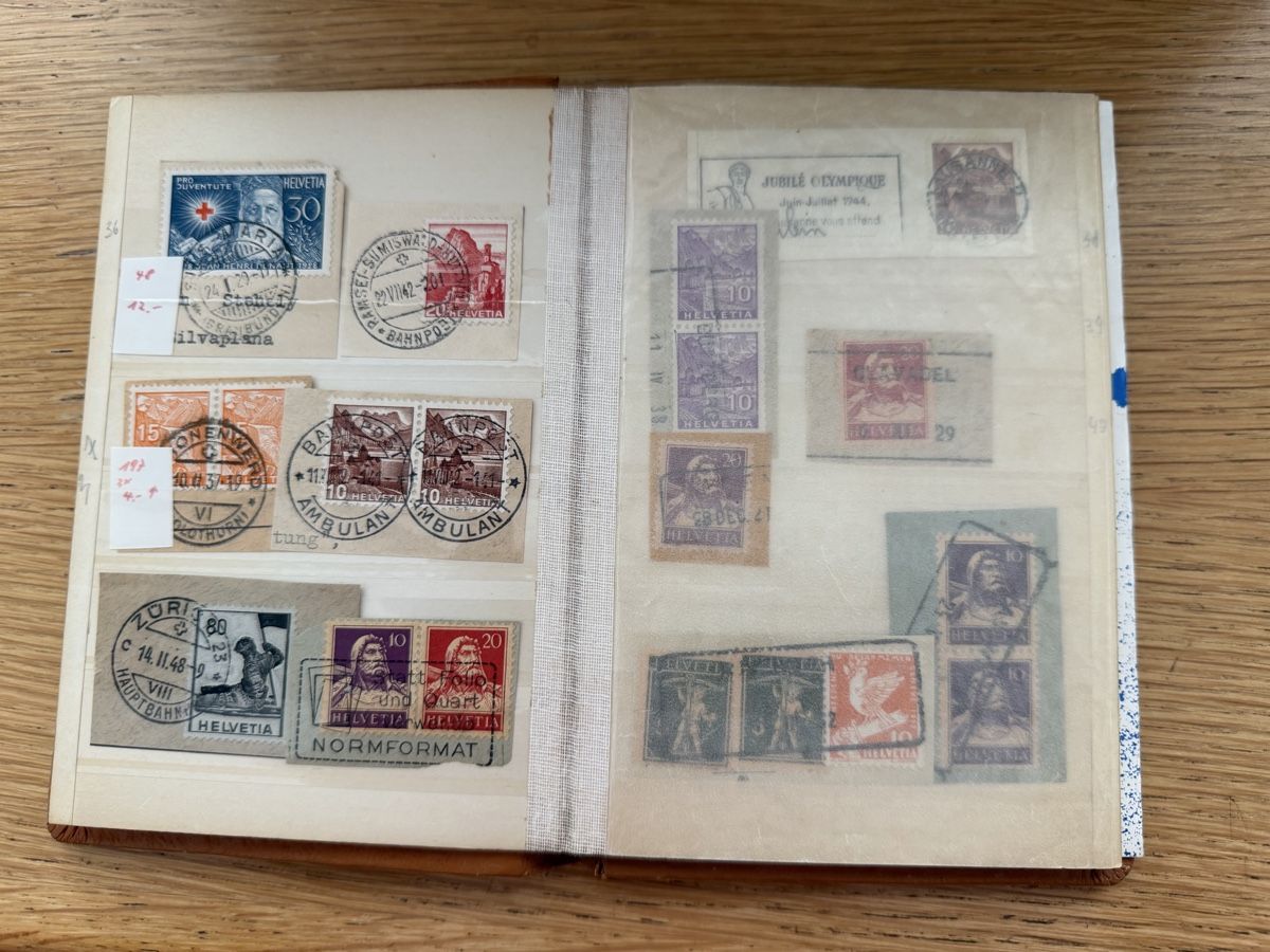 Tutti i francobolli: Kleines Album Schweizer Briefmarken  – Usato da Murgenthal venduto da Tina_4055 2