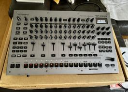 Roland TR-1000 - Rhythm Creator Drummachine