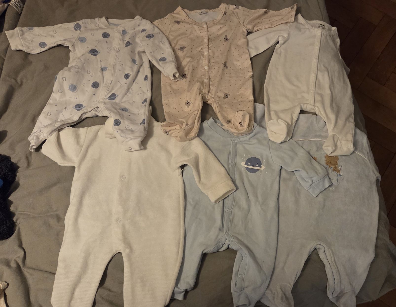 Pigiama & Simili: Lot de 20 pyjamas bébé taille 1 mois – Usato da Lausanne venduto da ver_05_22 2