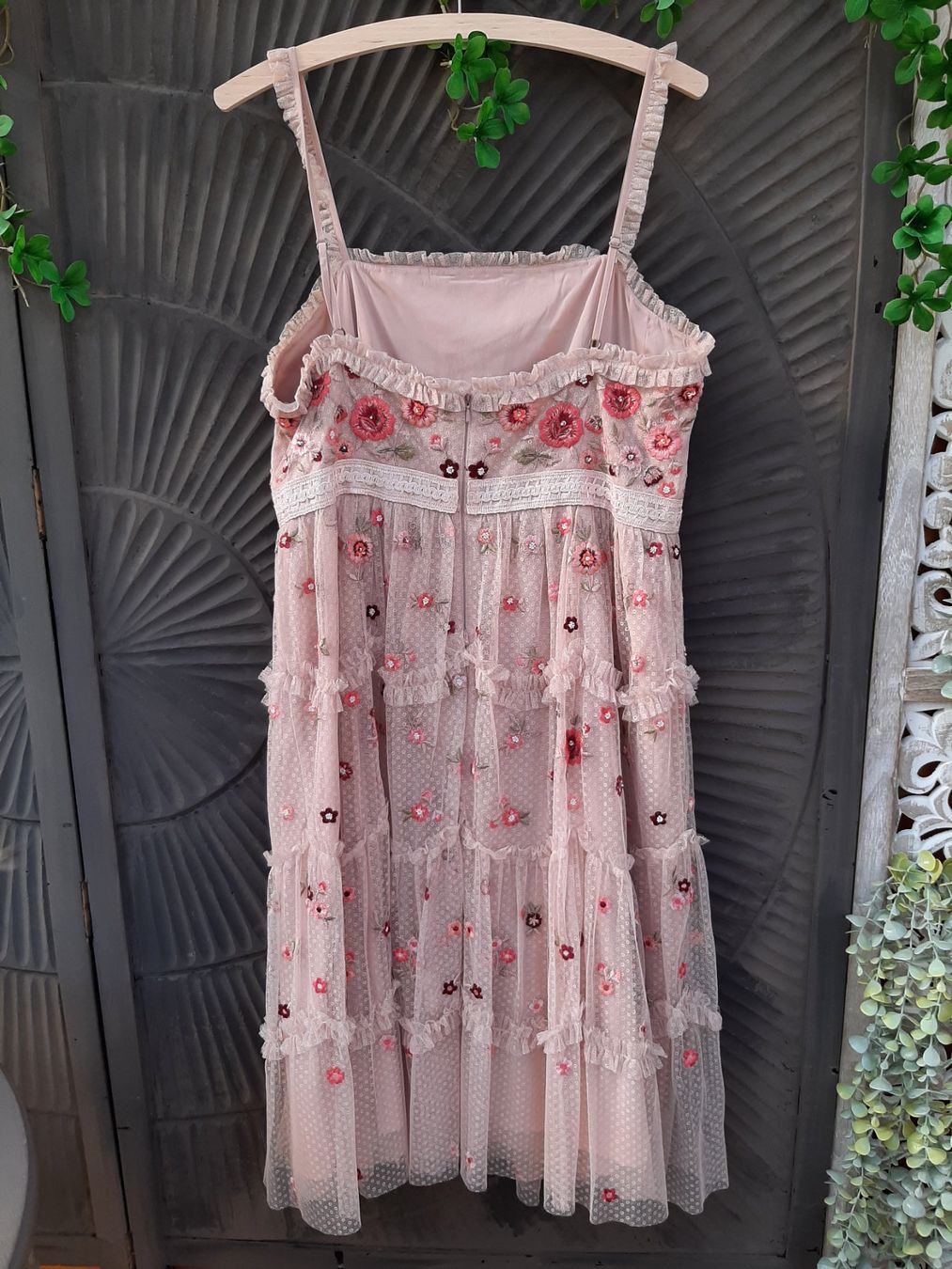 Vestiti: wunderschönes elfenzartes Luxus Kleid Needle & Thread 44 – Nuovo (secondo la descrizione) da Bern venduto da Preloved_NILE_4.Sale 2