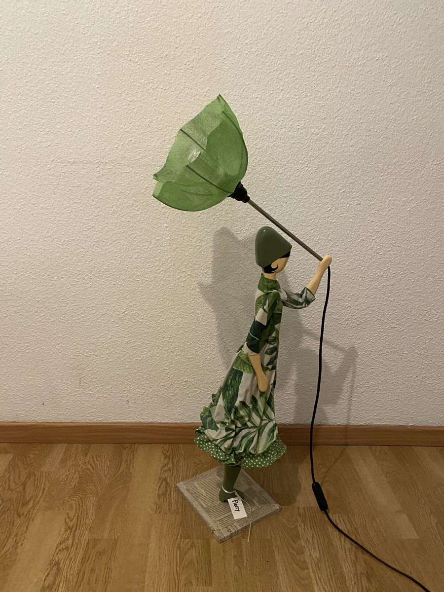 Lampade: Stehlampe-Figur – Usato da Zürich venduto da Gezerlife