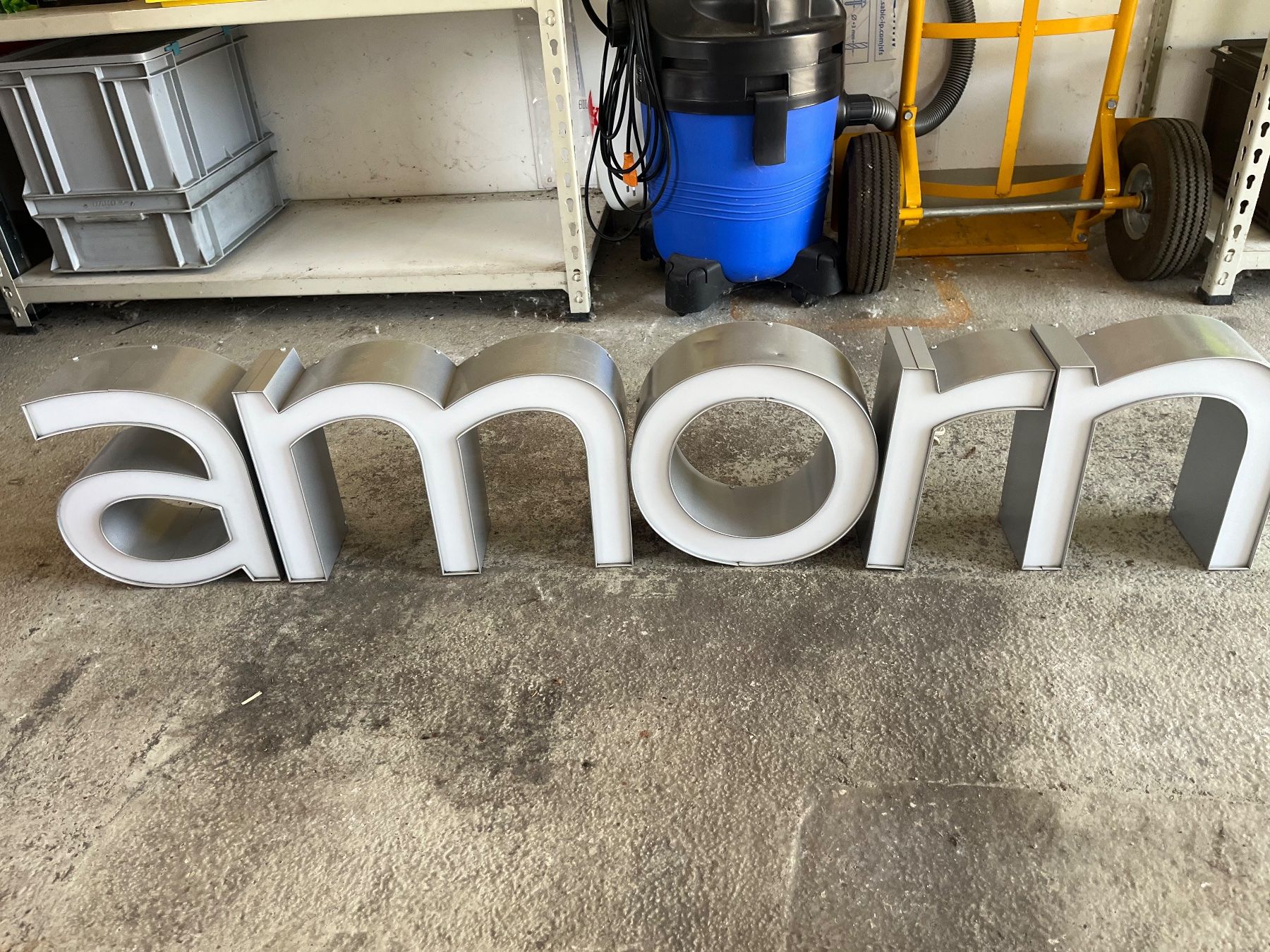 Lampade: 5 Leuchtbuchstaben 12Volt LED - geprüft I.O. – Usato da Menziken venduto da Hotdevil1