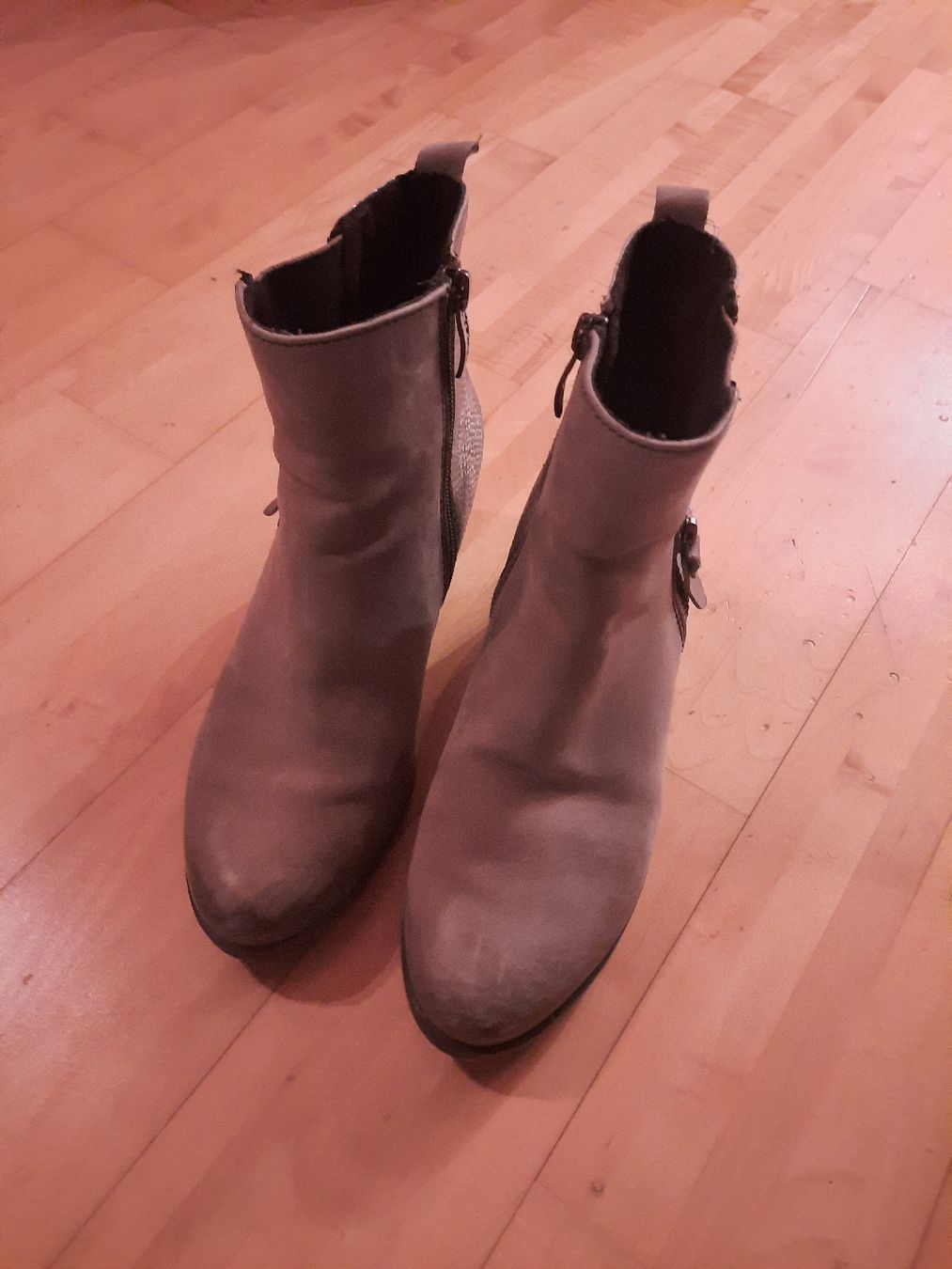 Tamaris Damenschuhe: Stiefeletten beige 37 – Gebraucht aus Rüti ZH von 11120