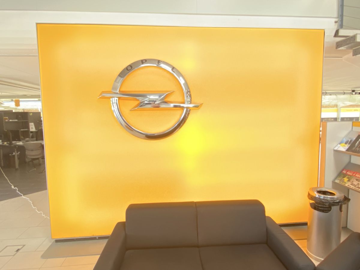 Lampes: Grosse OPEL Leuchtwand – D'occasion à Hägglingen par Karin0802