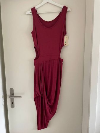 Kleid mit Ausschnitten - NEU - Made in Italy