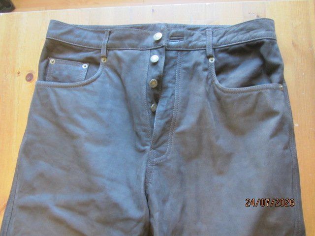 Pantaloni: Lederhose in Jeans-Style – Usato da schönenwerd venduto da kusi027 1
