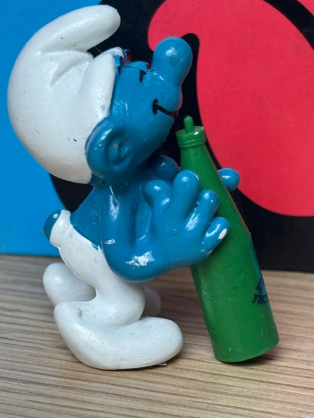 Schleich Statuette: Schlumpf mit Trinkflasche "Staatlich Fachingen" – Usato da Lyss venduto da Duckszone 3