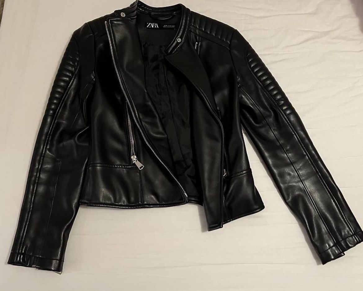 Zara Giacche: Schwarze Zara Lederjacke - Top Zustand – Usato da Zürich venduto da vio_8bvh 2