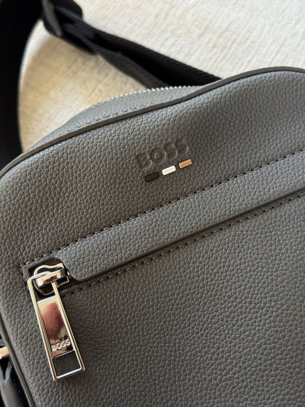 Hugo Boss Borse: Hugo Boss | Umhängetasche – Nuovo (secondo la descrizione) da Horgen venduto da onur_5 6