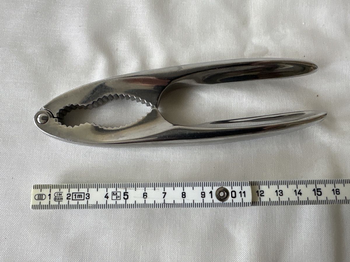 Küchengeräte: Nussknacker Edelstahl hochwertig 17cm – Gebraucht aus Zürich von Chaeffeler 3