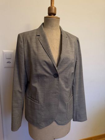 ***WINDSOR*** edler, klassischer Cool-Wool Blazer, Gr 38